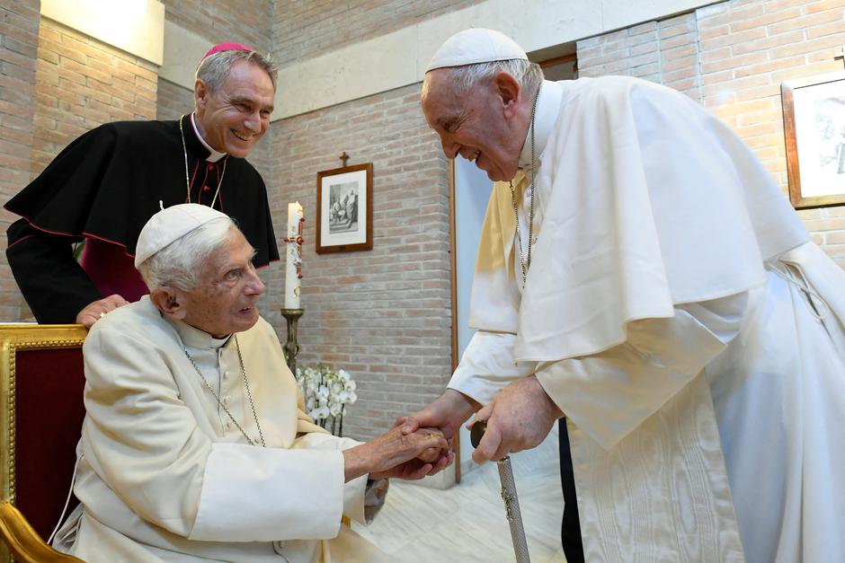 Papa Franjo i Benedikt XVI. u Vatikanu | Autor : VATICAN MEDIA/REUTERS