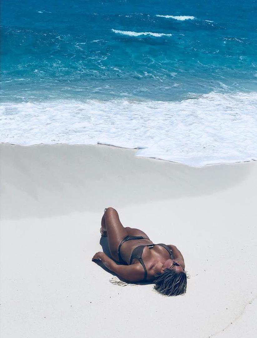 Nika uživa na plažama, a o svemu redovito obavještava svoje pratitelje