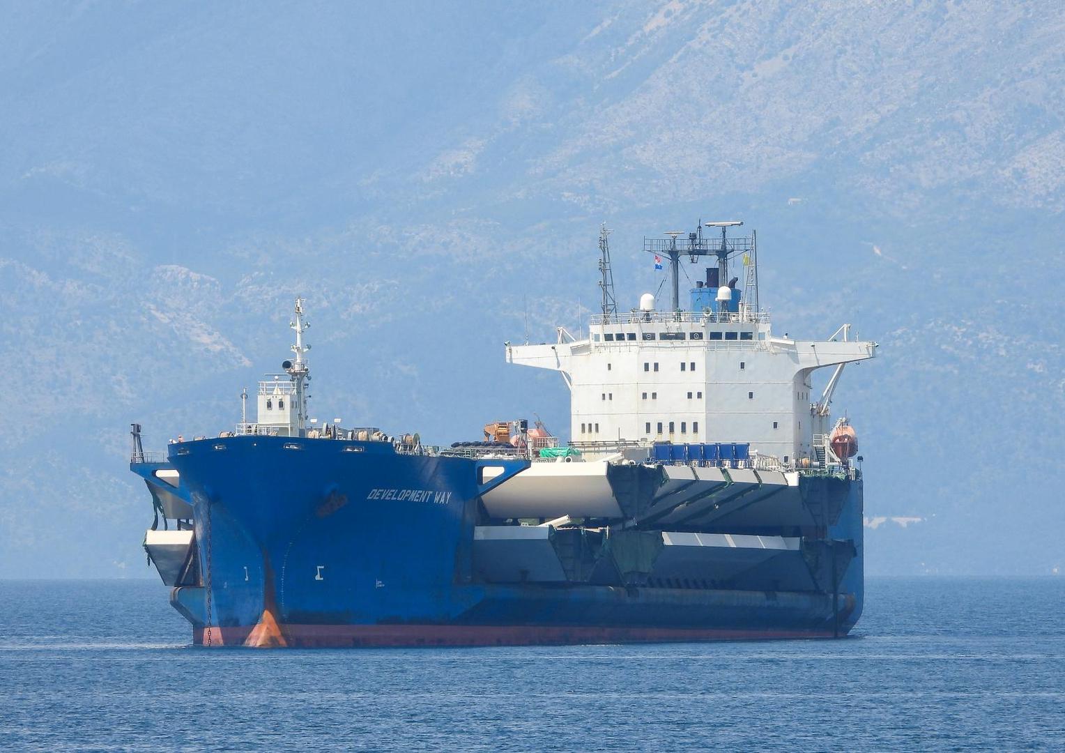 Development Way izgrađen je 1983. godine i namijenjen prijevozu teških tereta.