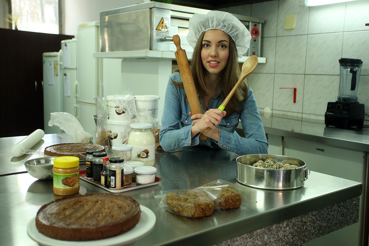 09.03.2017., Zagreb - Josipa Bracanov u svojoj kuhinji vodi Cook Hub, coworking prostor za kuhanje. DKS_56152379  Photo: Goran Stanzl/PIXSELL