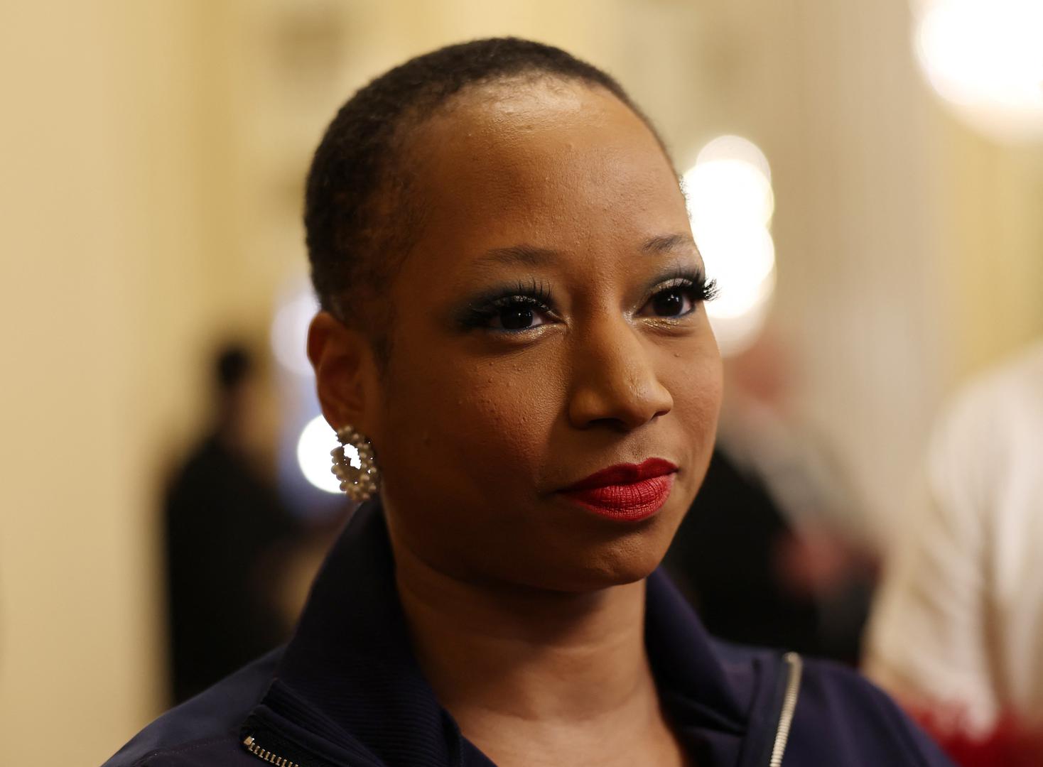 Među uzvanicima je i glumica i plesačica Monique Coleman.