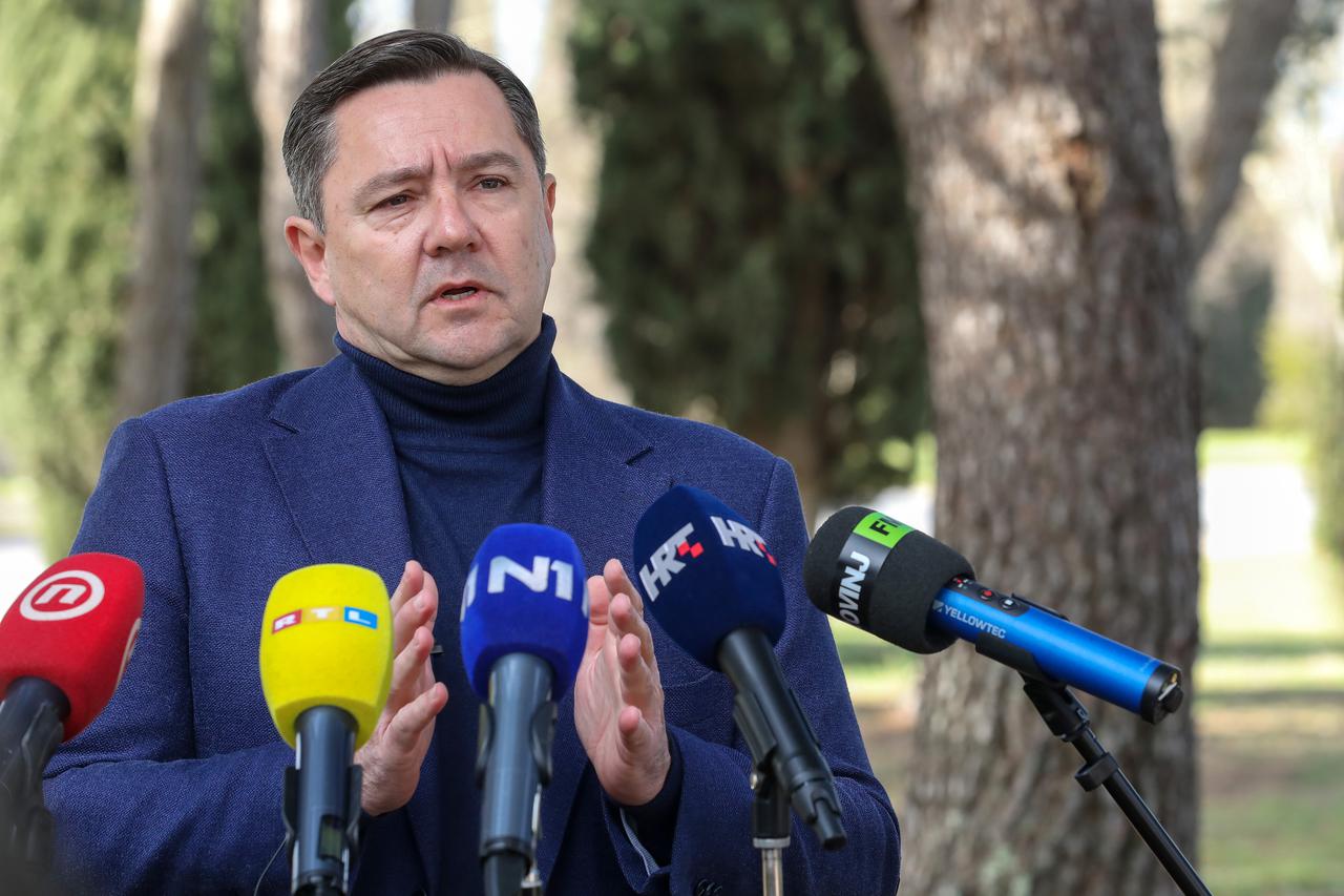 Rovinj: Andrija Mikulić komentirao početak rušenja bespravnih građevina