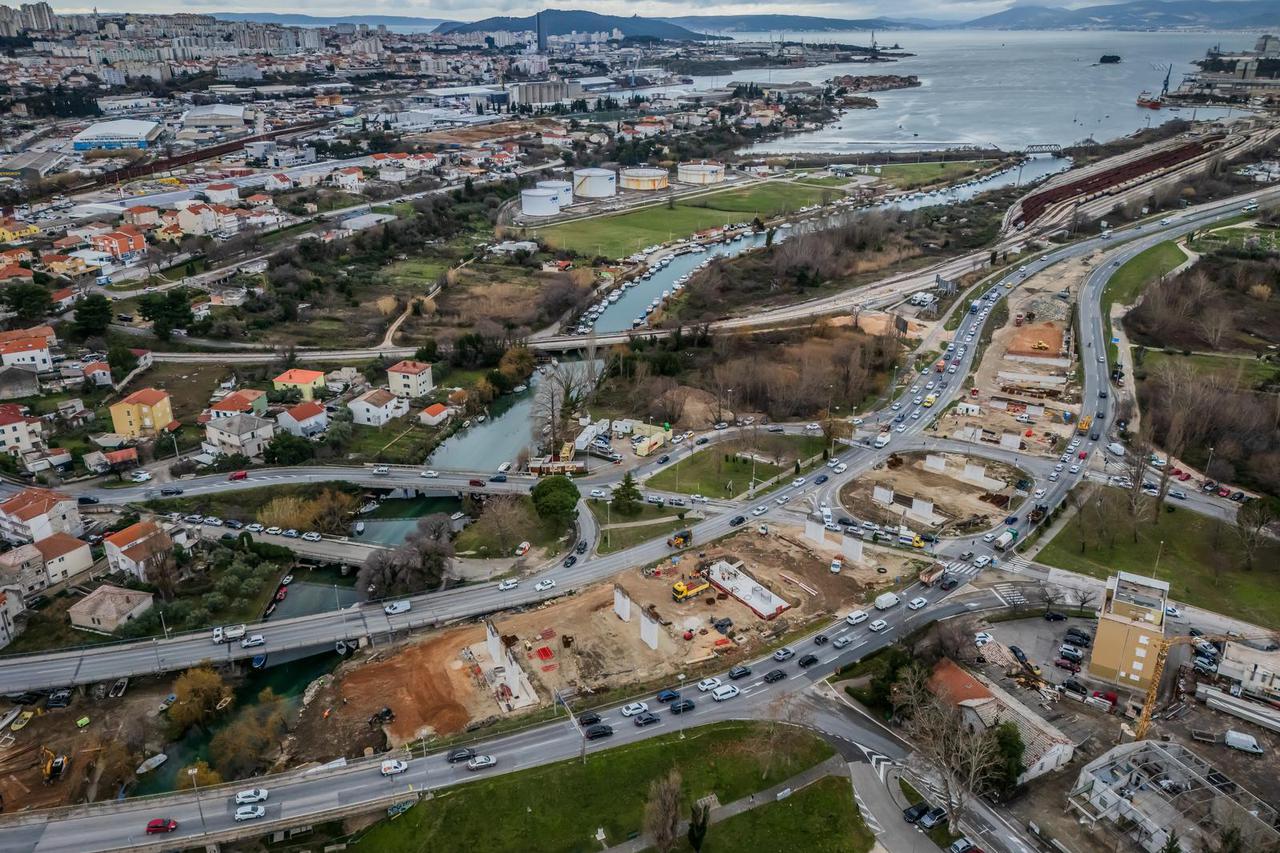 Solin: Pogled iz zraka na radove  na proširenju Širine i pripreme za novi most