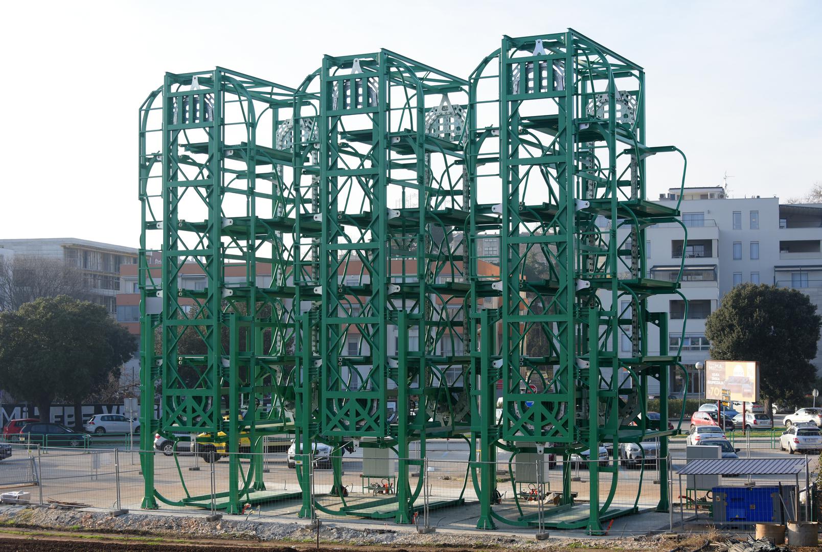 S ciljem rješavanja gorućeg pulskog problema - parkinga, uskoro se u pogon puštaju prva od ukupno tri planirana rotirajuća parking mjesta. 