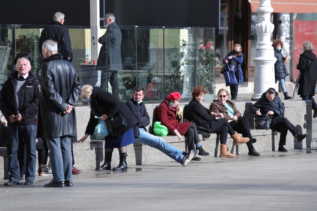 Zagreb: Sunčani trenutak na glavnom gradskom trgu