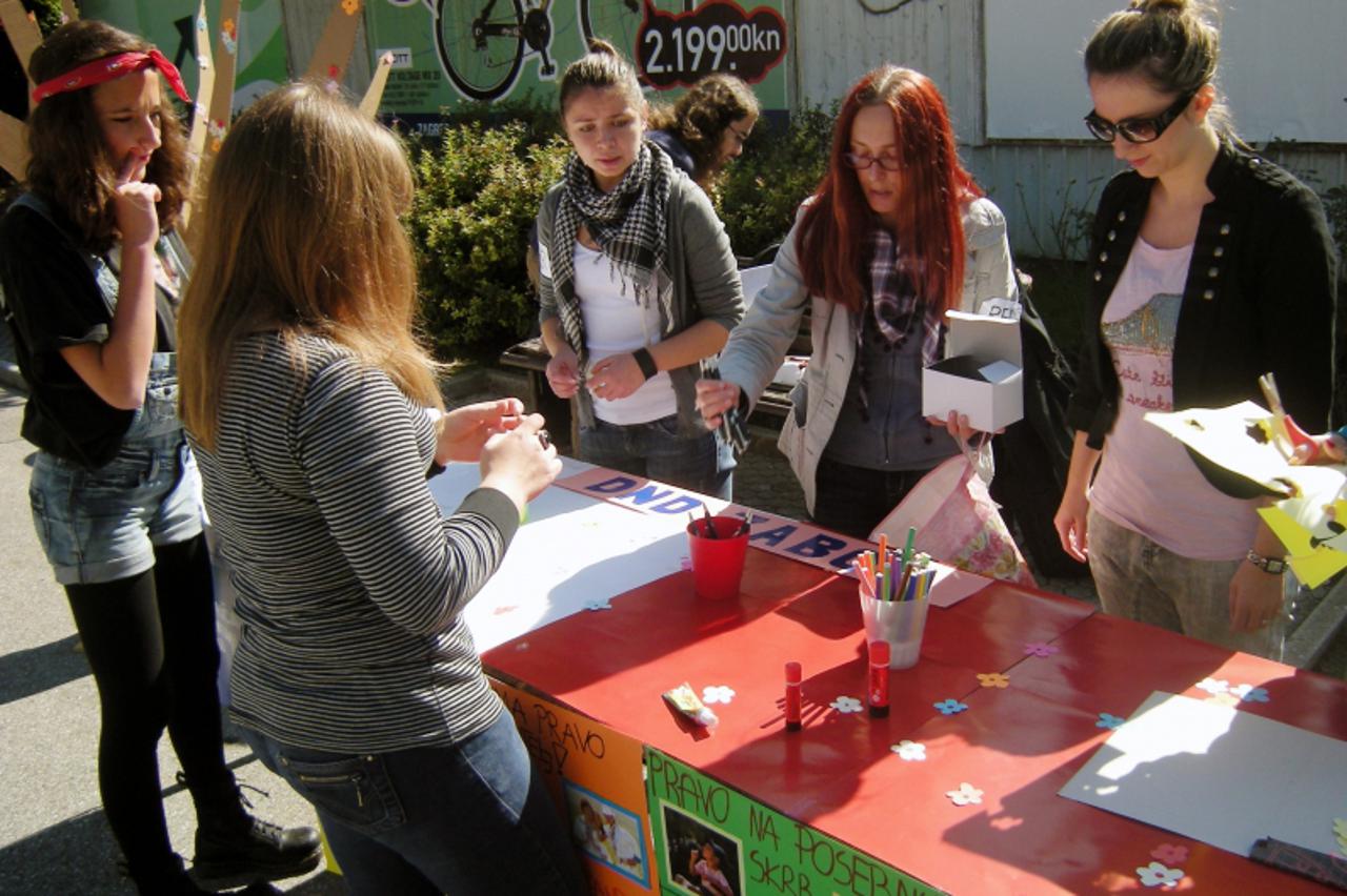 '                               '