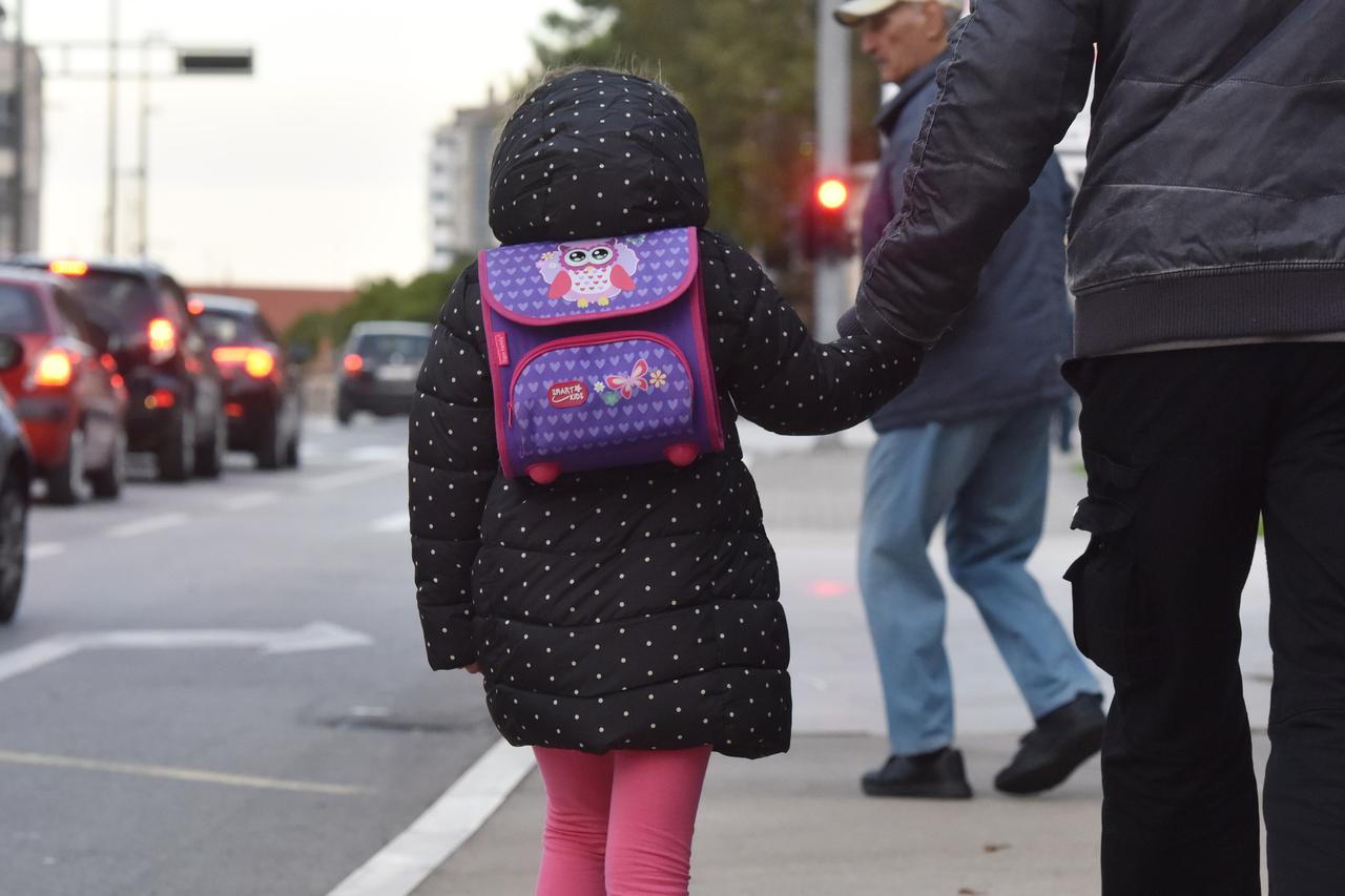 Nakon 36 dana štrajka učenici ponovno u školskim klupama