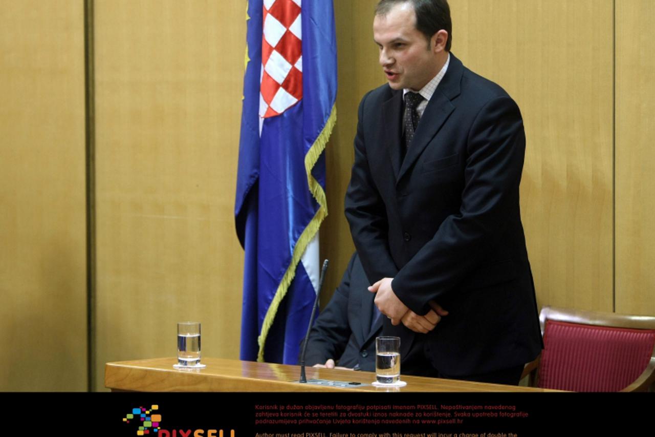 '18.04.2012., Trg sv. Marka 8, Zagreb - Sabor odnosno saborski zastupnici potvrdili i izglasali Sinisu Hajdas Doncica za novog ministra prometa. Prvi mu je cestitao premijer Zoran Milanovic. Photo: Sa