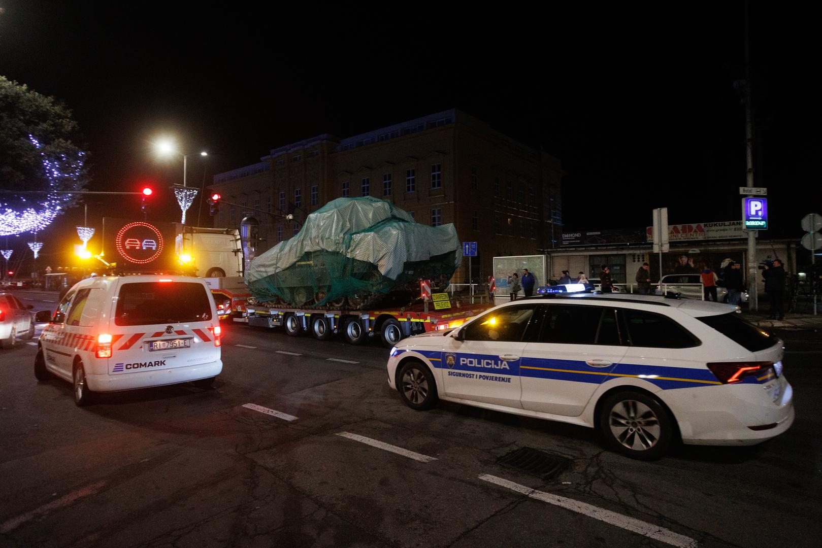 10.12.2023, Rijeka -  Konvoj sastavljen od sedam kamiona i 22 Bradleya krenuo iz rijecke luke prema Slavonskom Brodu.  Photo: Nel Pavletic/PIXSELL