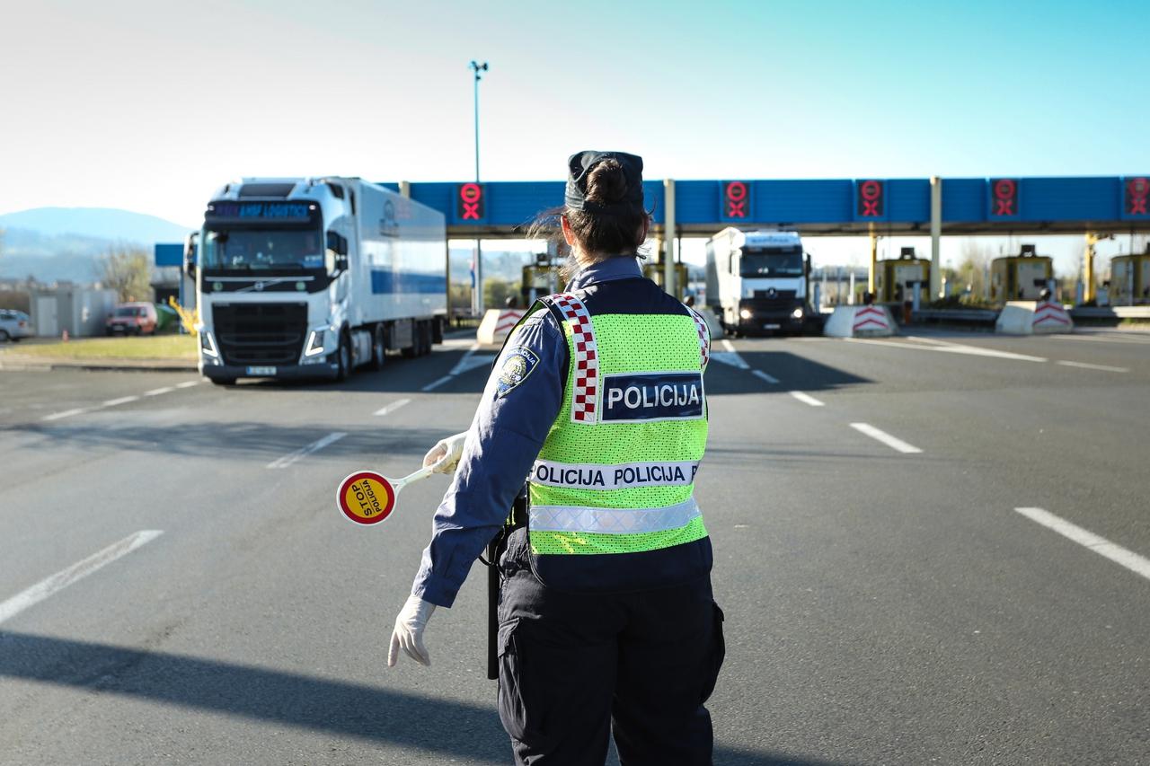 Policija grupira kamione na NP Bregana od kuda će u konvojima ići prema Srbiji i BiH