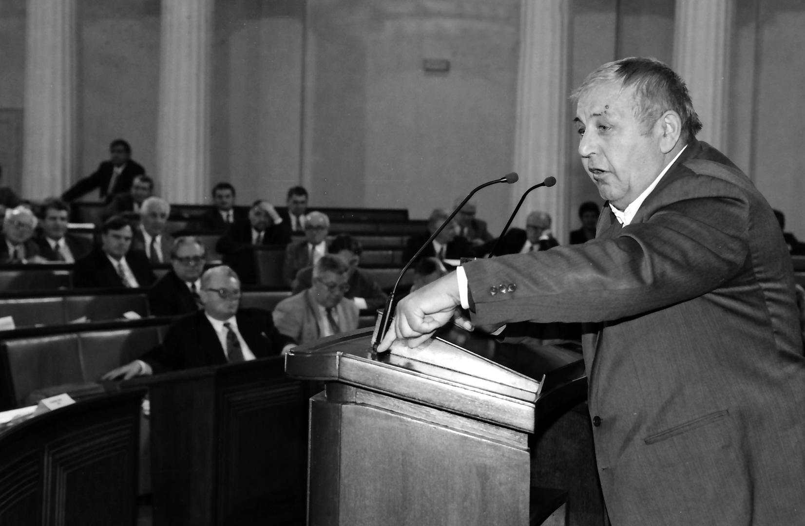 HSS pod vodstvom Zlatka Tomčića osvaja 10 mandata na izborima nakon Oluje 1995. godine. U tom sazivu HDZ je imao 75, HSLS 12, a HSS je bio treća opcija i imao je isti broj zastupnika kao i SDP  (Na fotografiji Josip Pankretić).