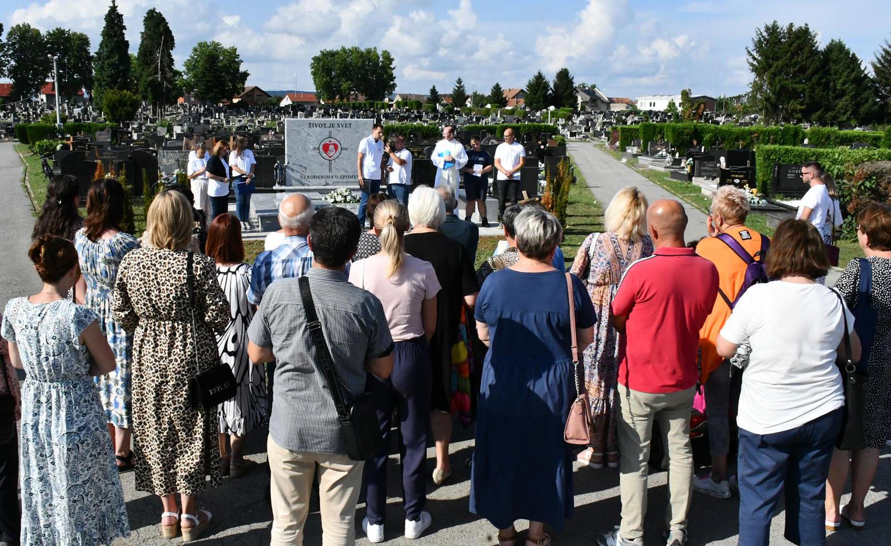 27.06.2024., Slavonski Brod - Blagoslov grobnice za nerodjenu djecu Udruge Betlehem Slavonski Brod na Gradskom groblju u Slavonskom Brodu. Photo: Ivica Galovic/PIXSELL