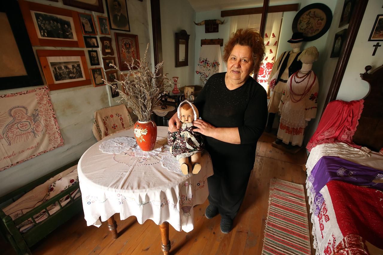 05.04.2016., Zagreb - Cetvrt Sesvete,  Povjesno etnografski muzej Prigorja  Vu plavim trnaci u Moravcu u vlasnistvu obitelji Strugar.  Photo: Robert Anic/PIXSELL