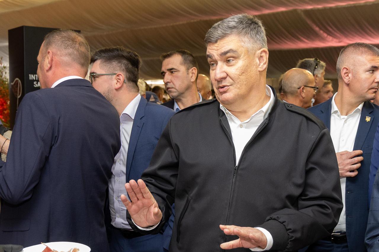 Otvoren 17. Internacionalni sajam pršuta u Tinjanu