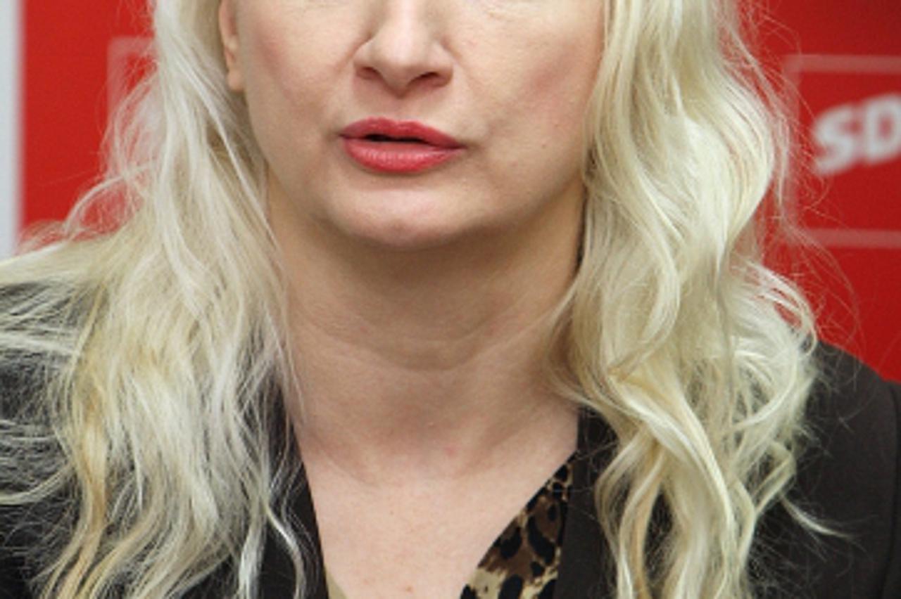 '01.12.2012., Karlovac -Predstavljeni SDP-ovi kandidati za zupana karlovacke zupanije i gradonacelnike i nacelnike Karlovca i ostalih gradova i opcina. Biserka Vranic kandidatkinja za gradonacelnicu O