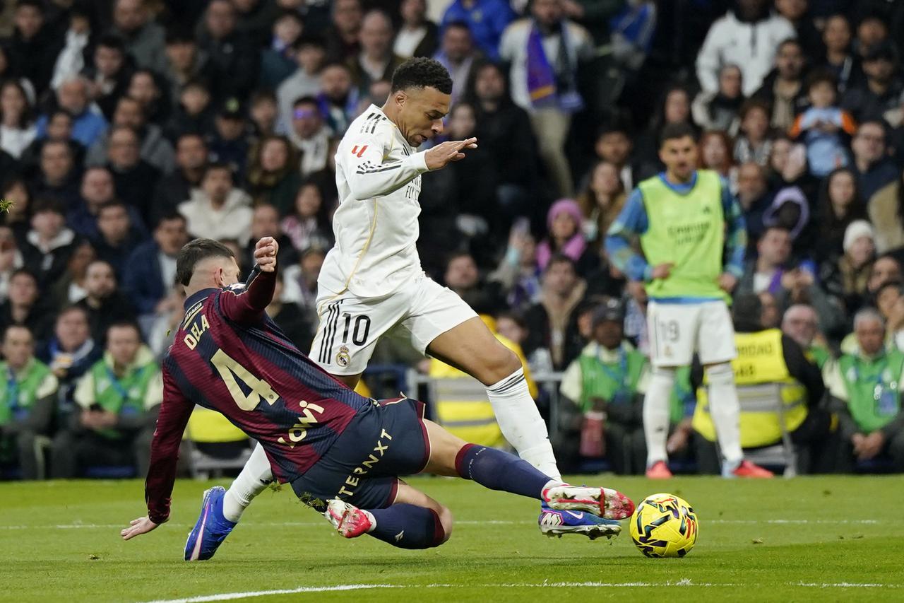 LaLiga - Real Madrid v Levante