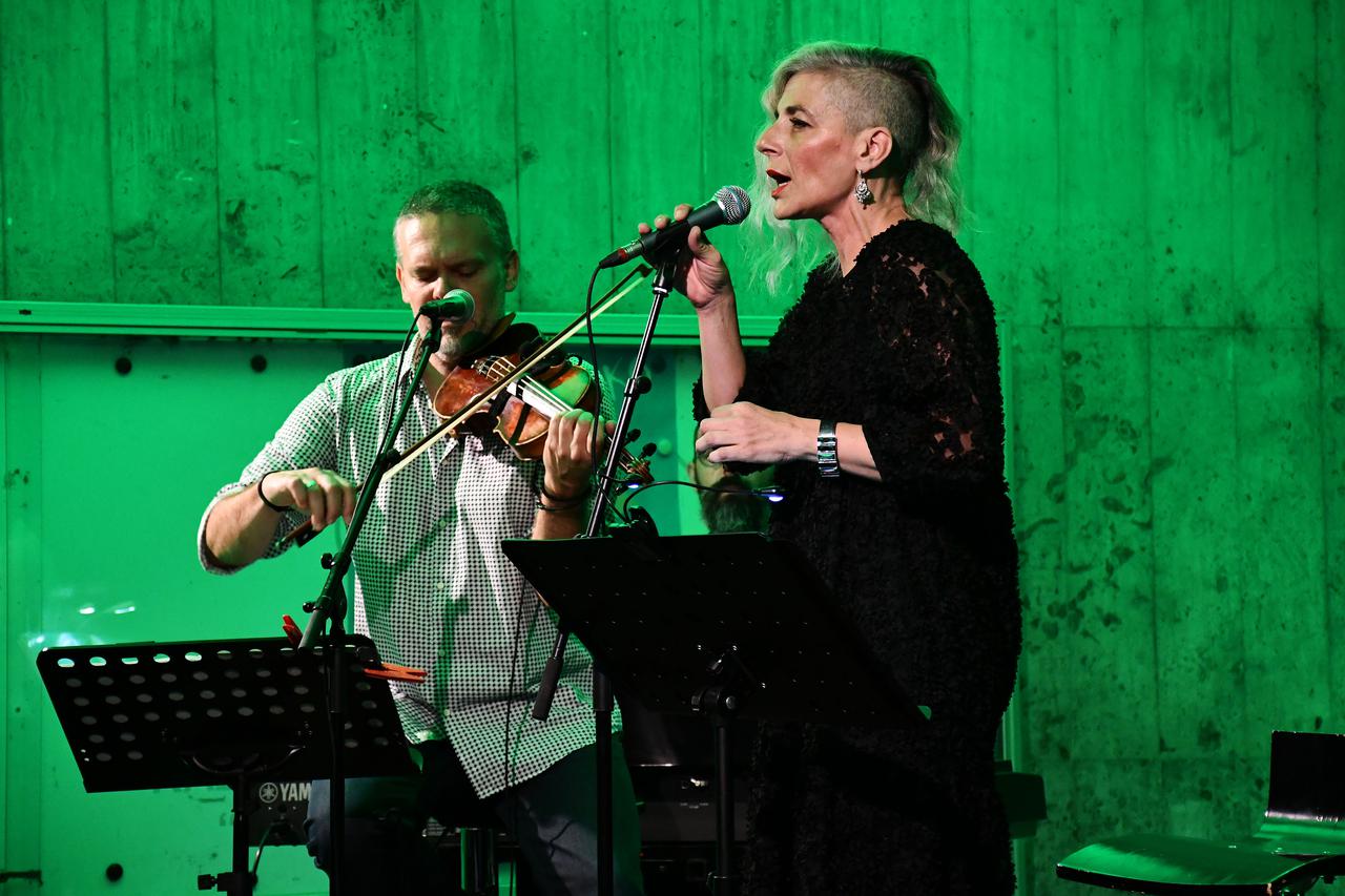 Slavonski Brod: Koncert zagrebačkog glazbenog sastava Mavi Kan