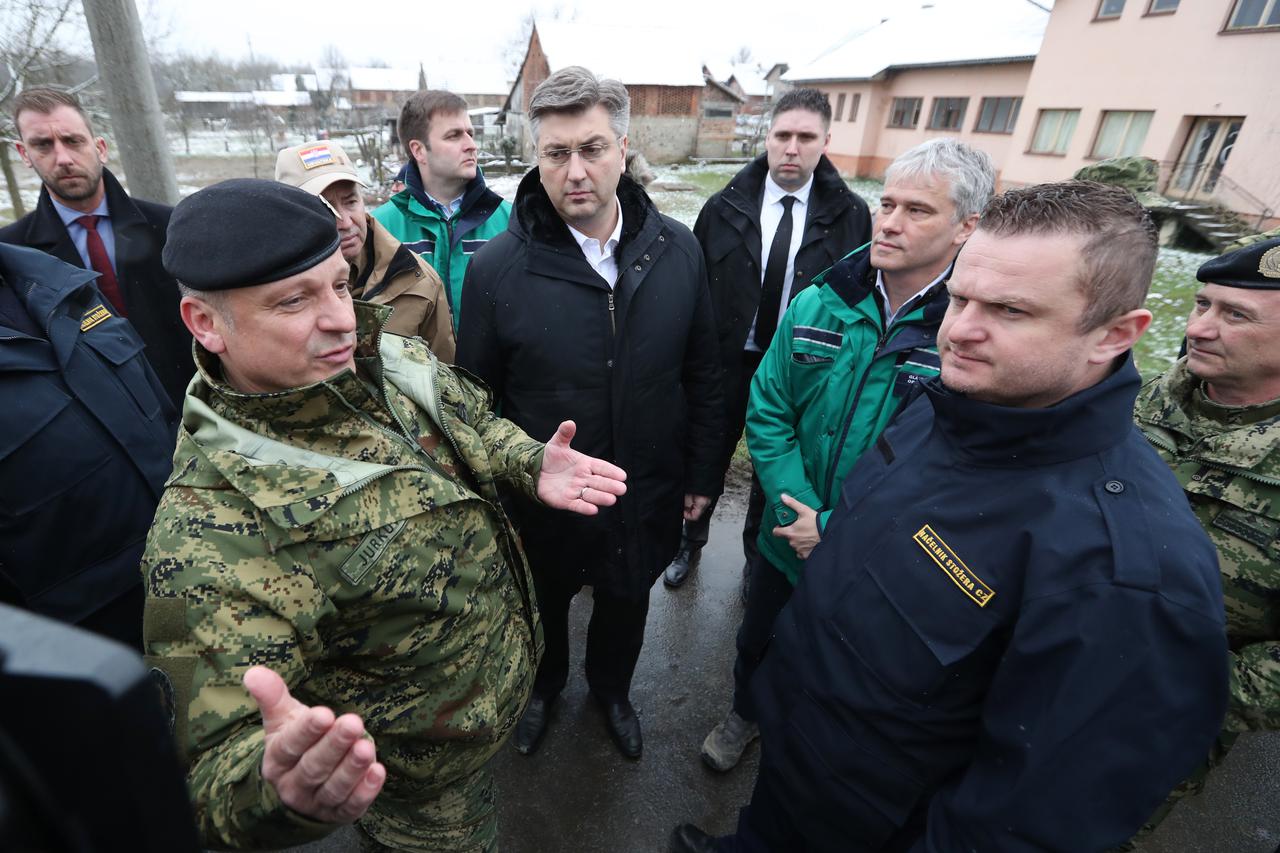 Andrej Plenković tvrdi da se ne radi o nepotizmu