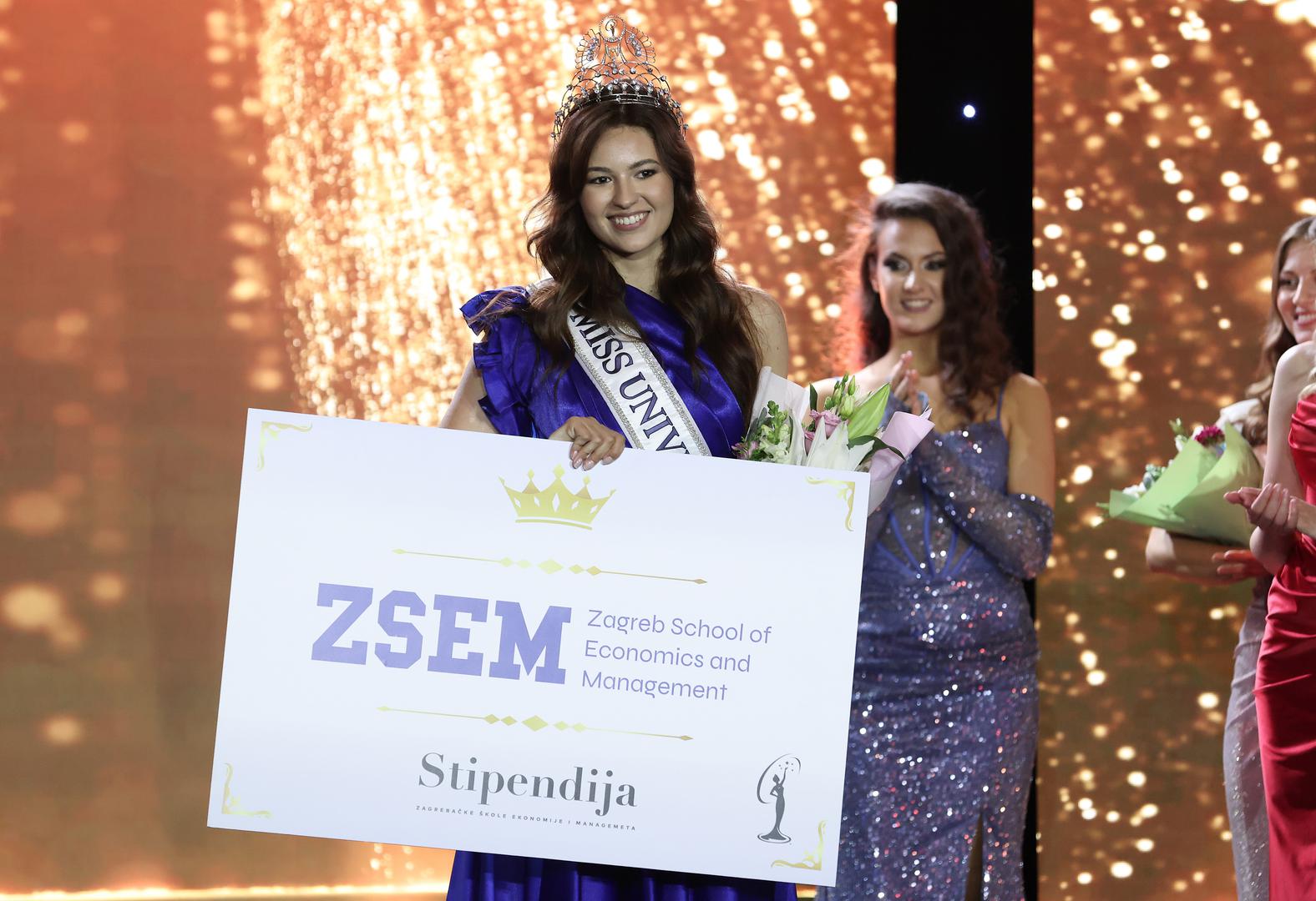 Nova Miss Universe Hrvatske je 24-godišnja Antea Ljubičić Mršić, kći bivšeg hrvatskog košarkaškog reprezentativca i trenera Veljka Mršića. 
