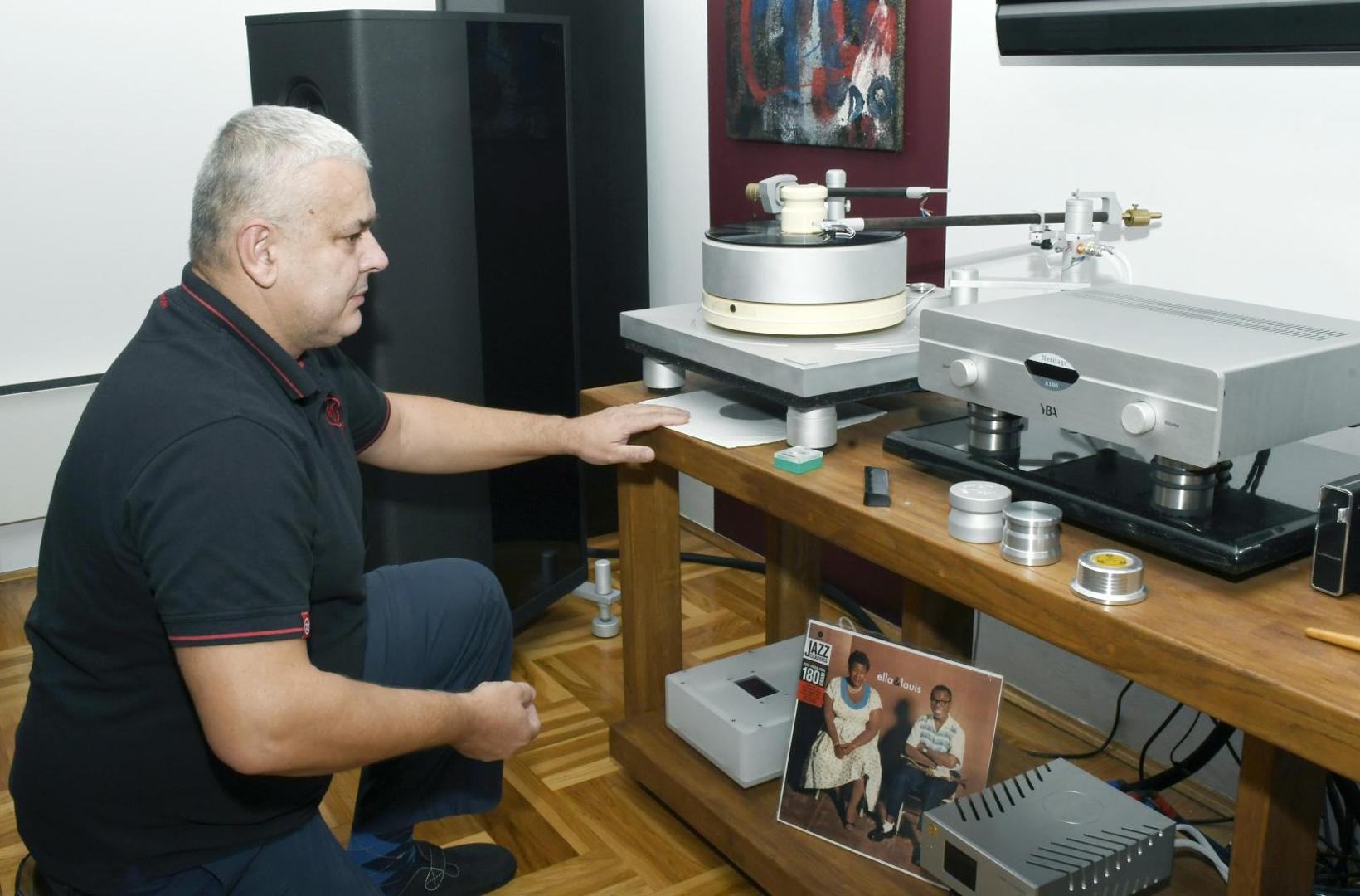 14.10.2020., Sisak - Gramofoni sisakog proizvodjaca D.O. Analoge vlasnika Dinka Oreskovica san su svakog audiofila, no rijetki su iz Hrvatske koji su ih mogu priustiti.

Photo: Nikola Cutuk/PIXSELL