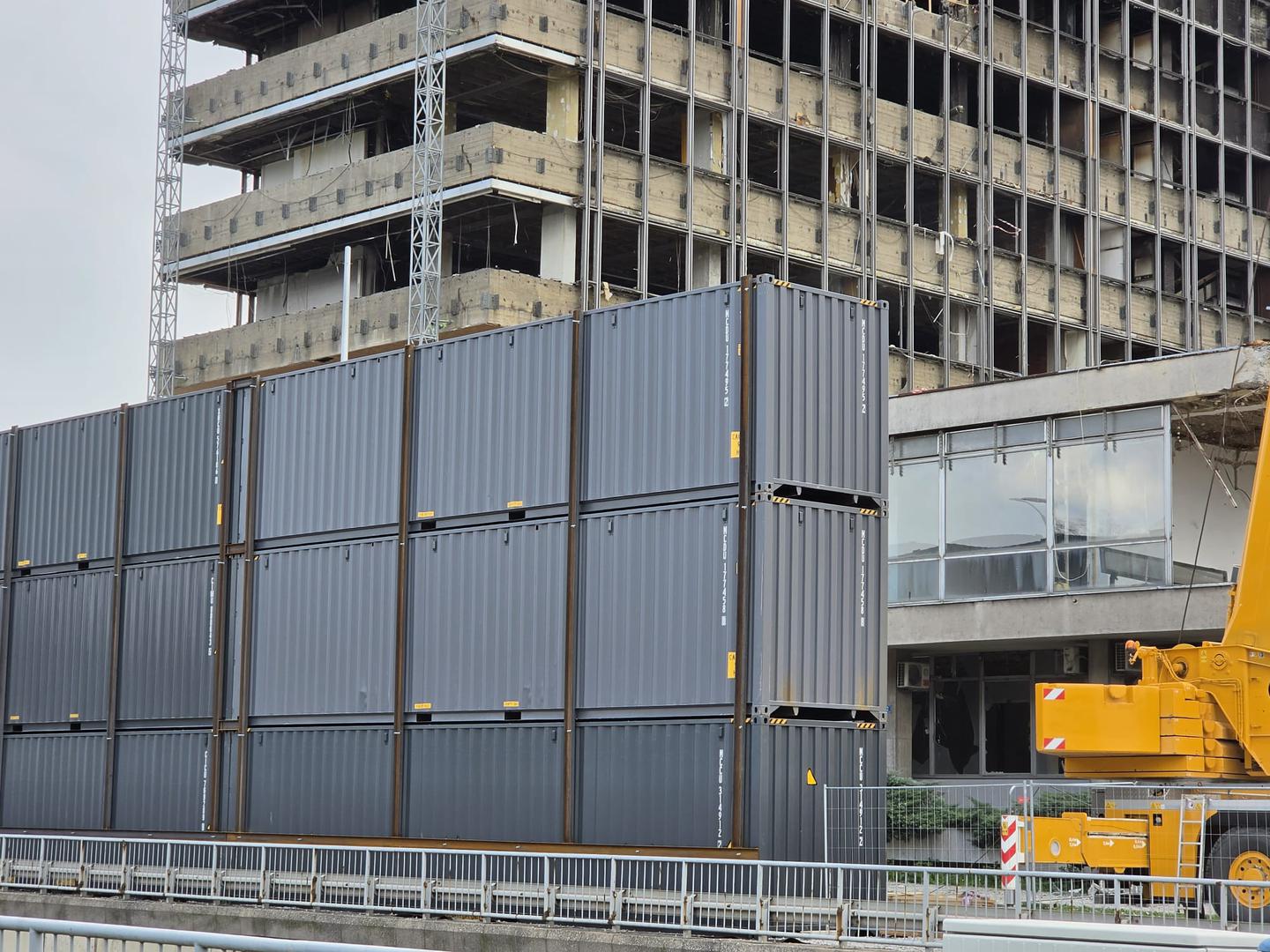 Uklanjanje Vjesnikova nebodera u Zagrebu ulazi u vidljivu fazu. 