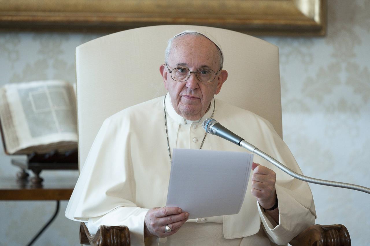 Roma, Papa Francesco durante l'udienza generale settimanale