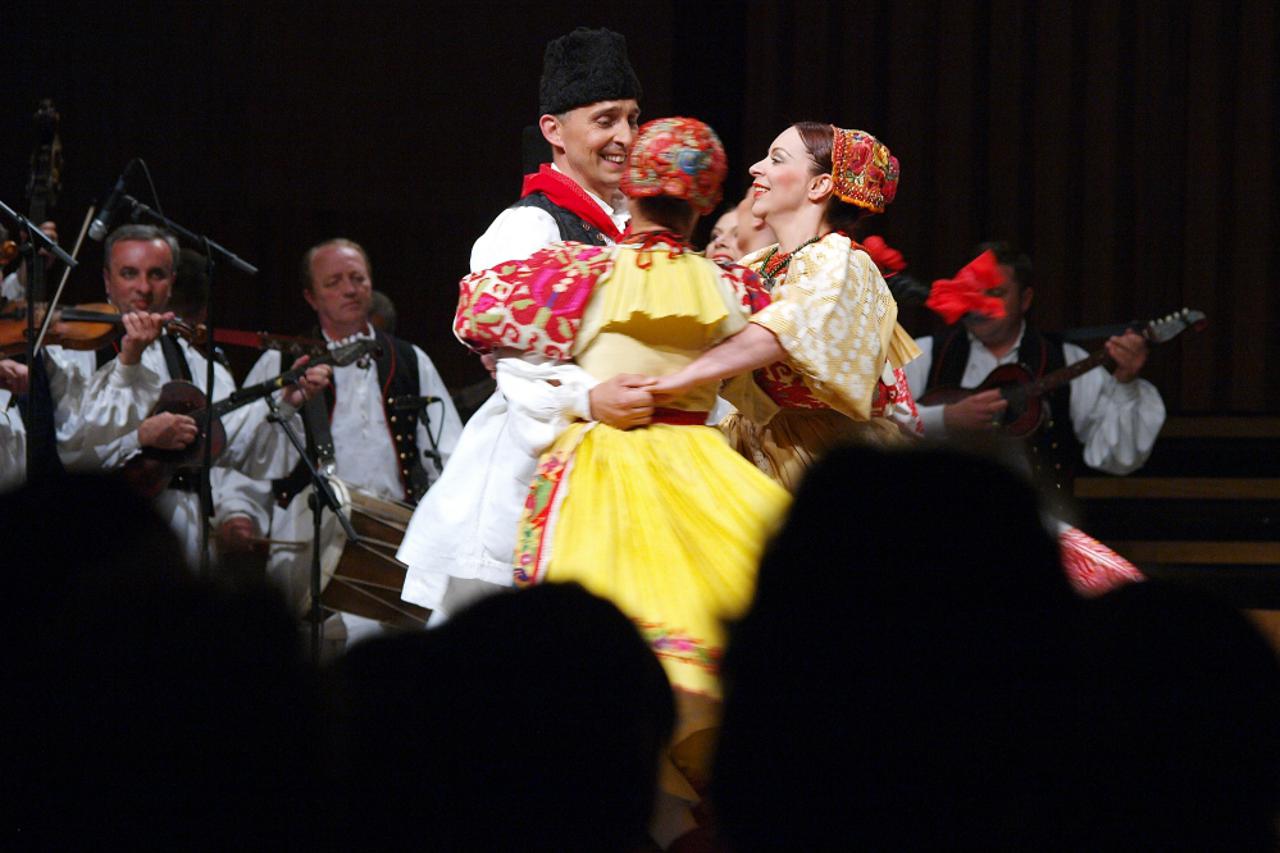 ansambl lado u lisinskom 