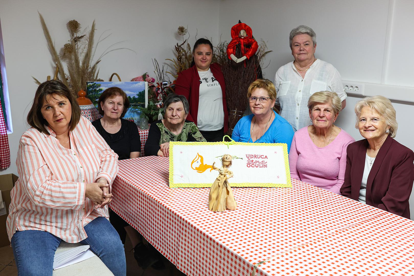 Lokalnu baštinu čuva i Udruga žena Ogulin, a najpoznatija im je “ambasadorica” ogulinska masnica