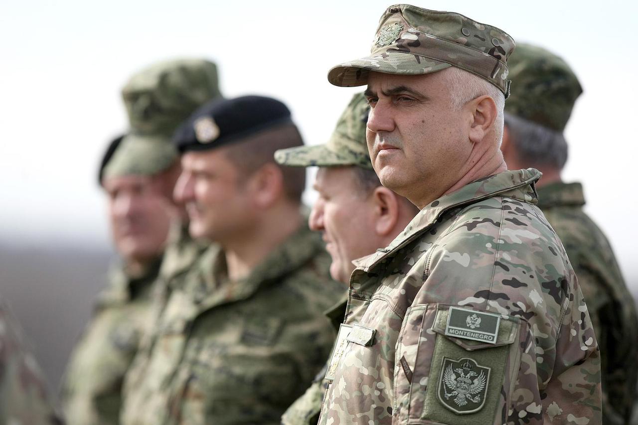 Gašinci: Zajedni?ka vojna vježba hrvatske i crnogorske vojske