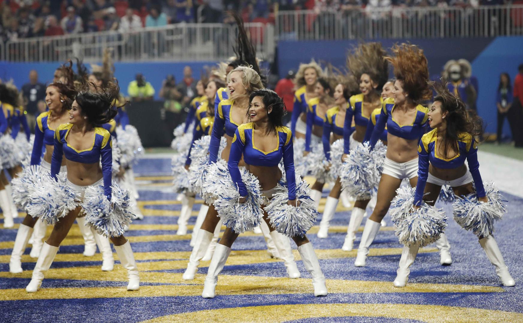 Mnoge mlade djevojke sanjaju kako će jednog dana naći svoje mjesto u nekoj od skupina profesionalnih navijačica