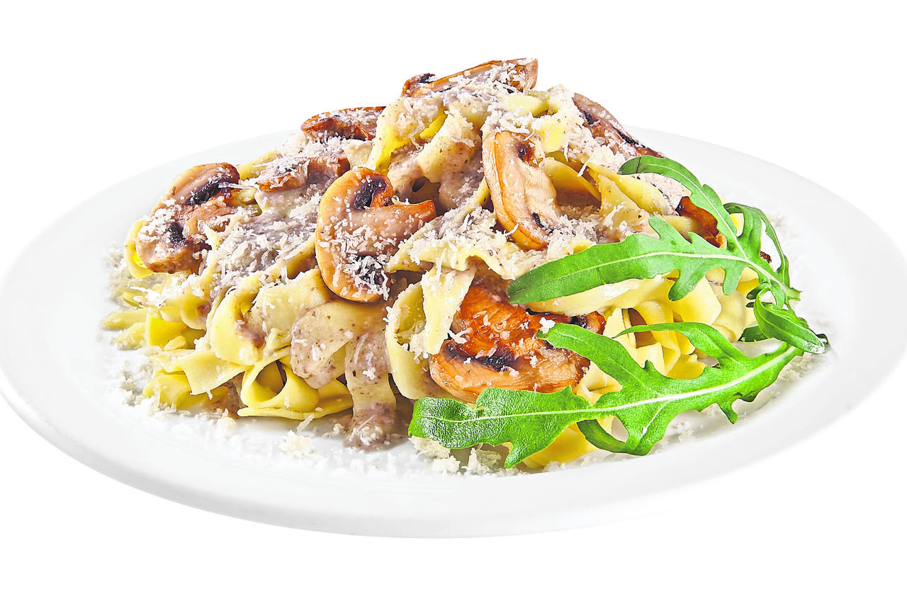 Široki rezanci s gljivama