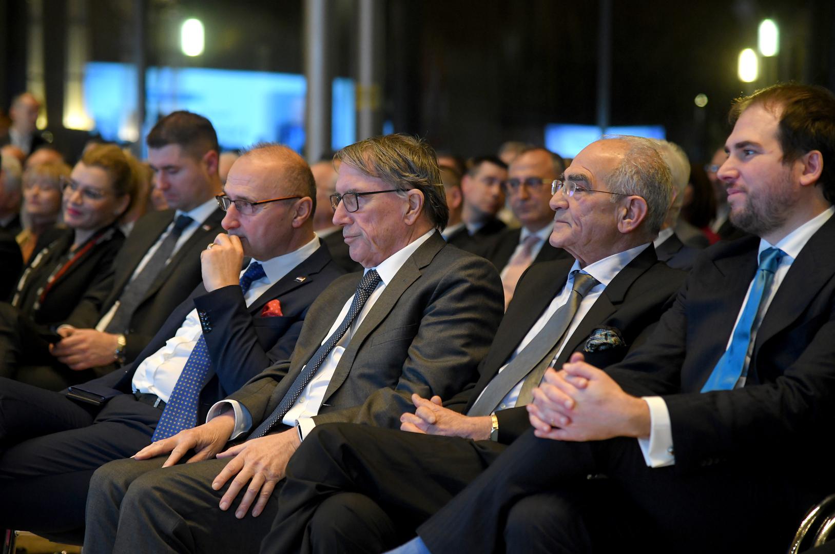 16.01.2023., Zagreb - U Nacionalnoj i sveucilisnoj knjiznici odrzana je promocija 2. dopunjenog izdanja knjige "Diplomatska oluja" Mate Granica. ministar vanjskih i europskih poslova Gordan Grlic Radman Photo: Josip Regovic/PIXSELL