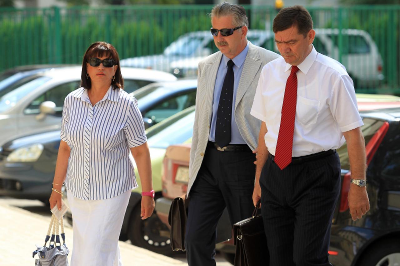 '05.07.2011.,Opcinski sud, Zagreb - Mladen Jandricek dolazi na sud u pratnji odvjetnika Mate Matica. Photo: Antonio Bronic/PIXSELL'