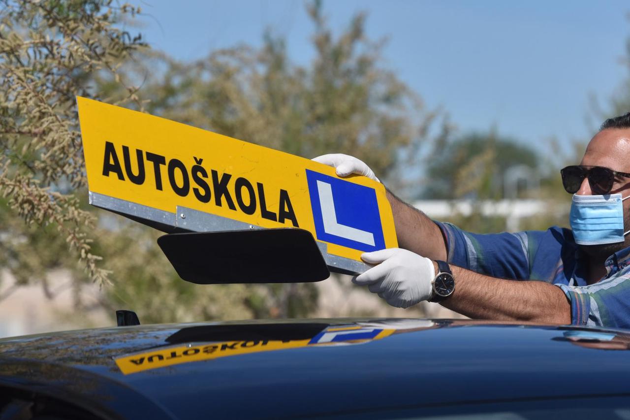 Popuštanjem mjera od sutra s radom kreću i auto škole