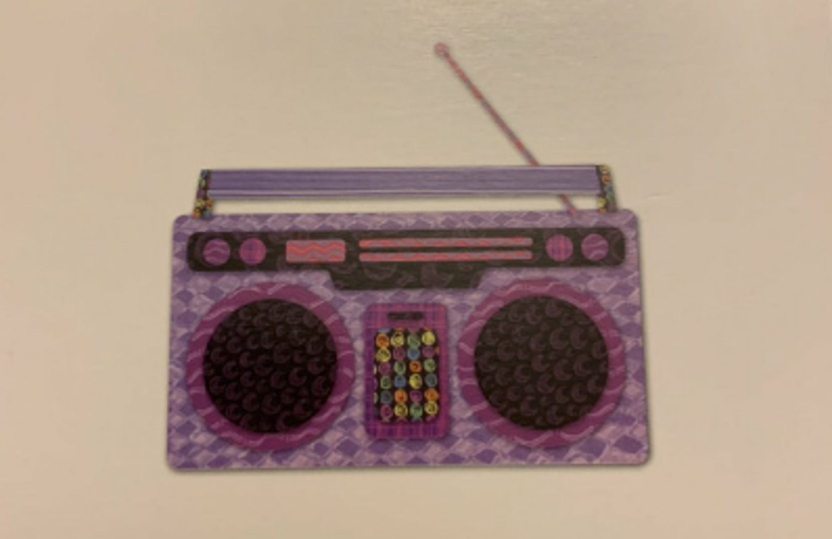 Jedno dijete nije znalo što je ovo na fotografiji. Riječ je o kazetofonu.
