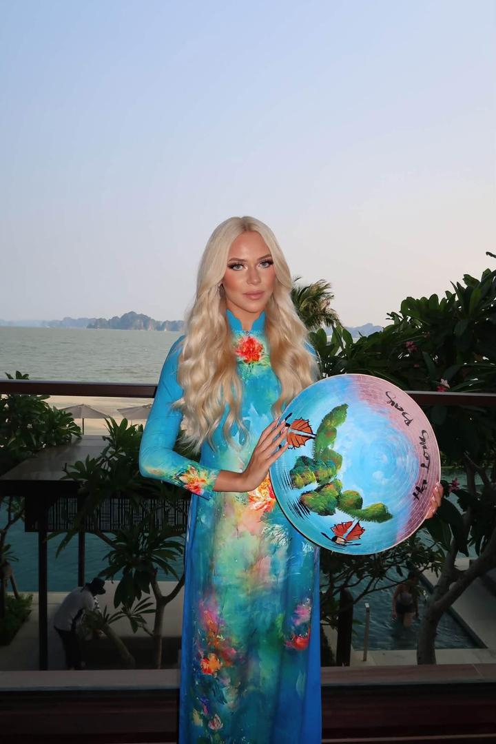 Put prema kruni Miss Svijeta mnogo je više od samog finalnog izlaska na pozornicu. Missice tijekom natjecanja prolaze kroz niz izazova kojima pokazuju osobnost, komunikacijske sposobnosti, talent, fizičku spremnost, odnos prema društvenim pitanjima, humanitarni angažman i sposobnost korištenja vlastite platforme za stvaranje pozitivnih promjena. Među ključnim Miss World izazovima su Beauty with a Purpose, Head to Head Challenge, Top Model, Sports Challenge, Talent i Multimedia, a tradicionalno važan dio cijelog programa čine i osobni intervju te kulturna predstavljanja poput Dances of the World. Upravo pobjede u pojedinim fast-track izazovima mogu kandidatkinjama otvoriti izravan put prema završnici natjecanja. Na prošlogodišnjem izboru pobjednice izazova Top Model, Sports, Talent, Multimedia, Head to Head i Beauty with a Purpose osiguravale su mjesta među Top 40.