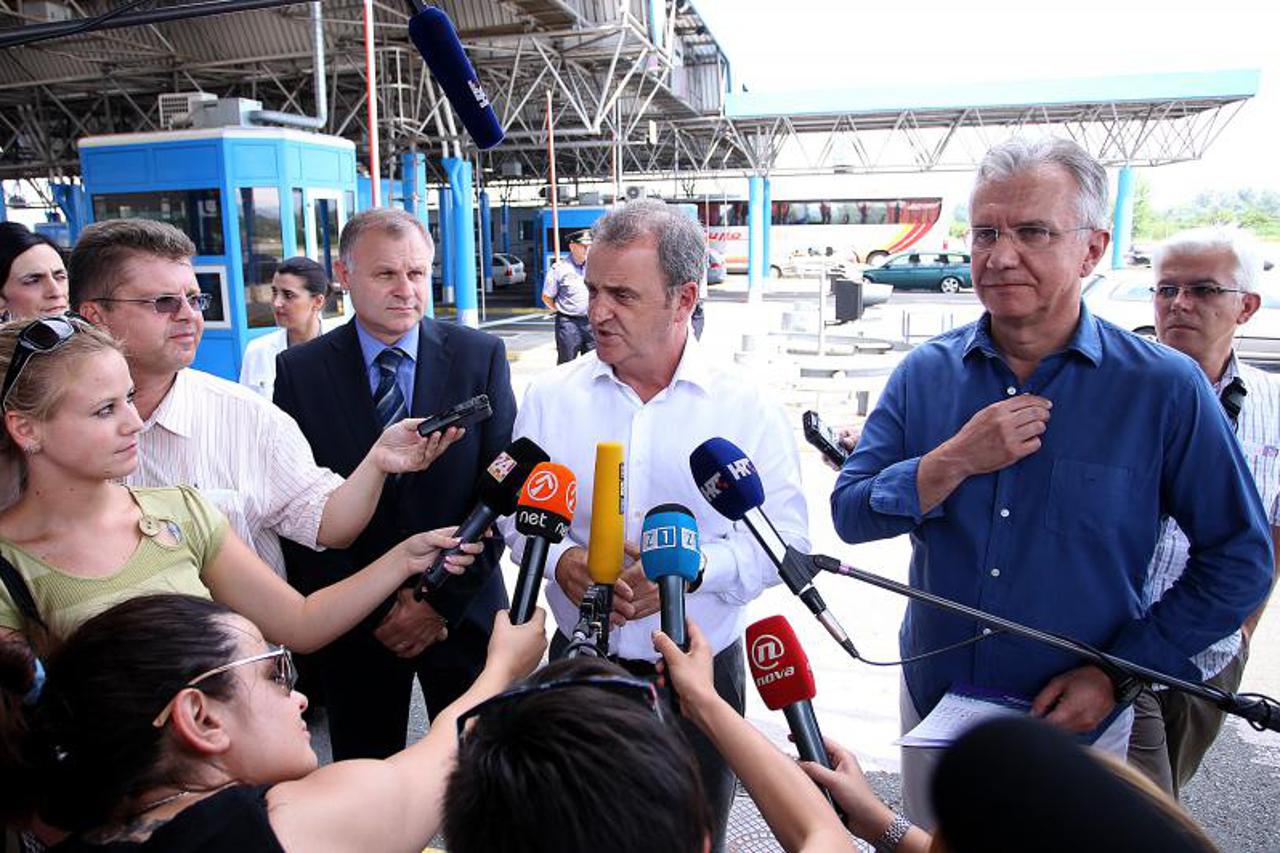 granica,gužva na granici,bregana, ministri na granici (1)