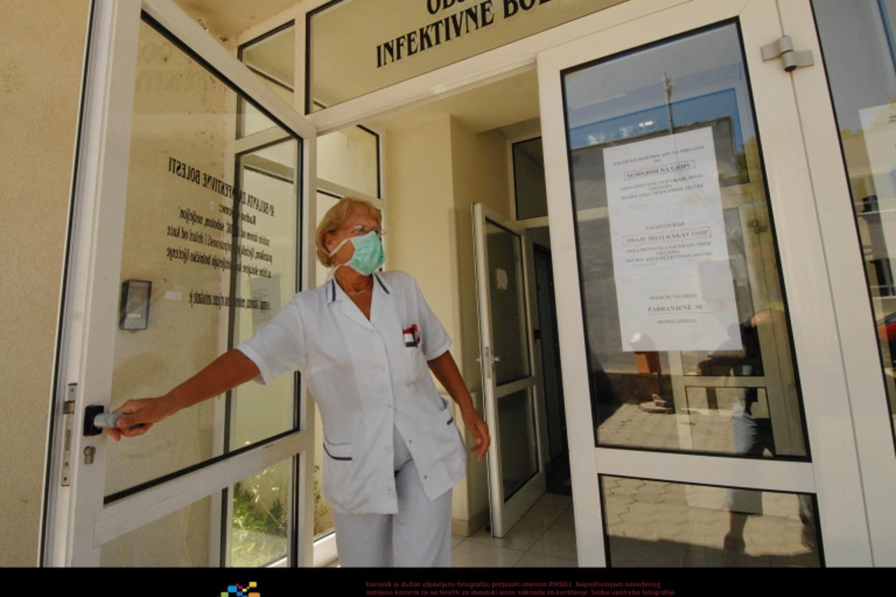 ' 19.07.2009. Sibenik Hrvatska - Bolnica za infektivne bolesti sibenik jos uvijek je na meti srednjoskolaca za koje se sumnja da su se zarazili svinjskom gripom. Photo: Hrvoje Jelavic/24sata'