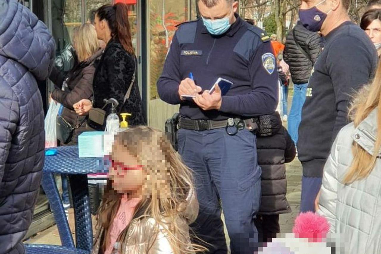 Policija na Adventu u Španskom