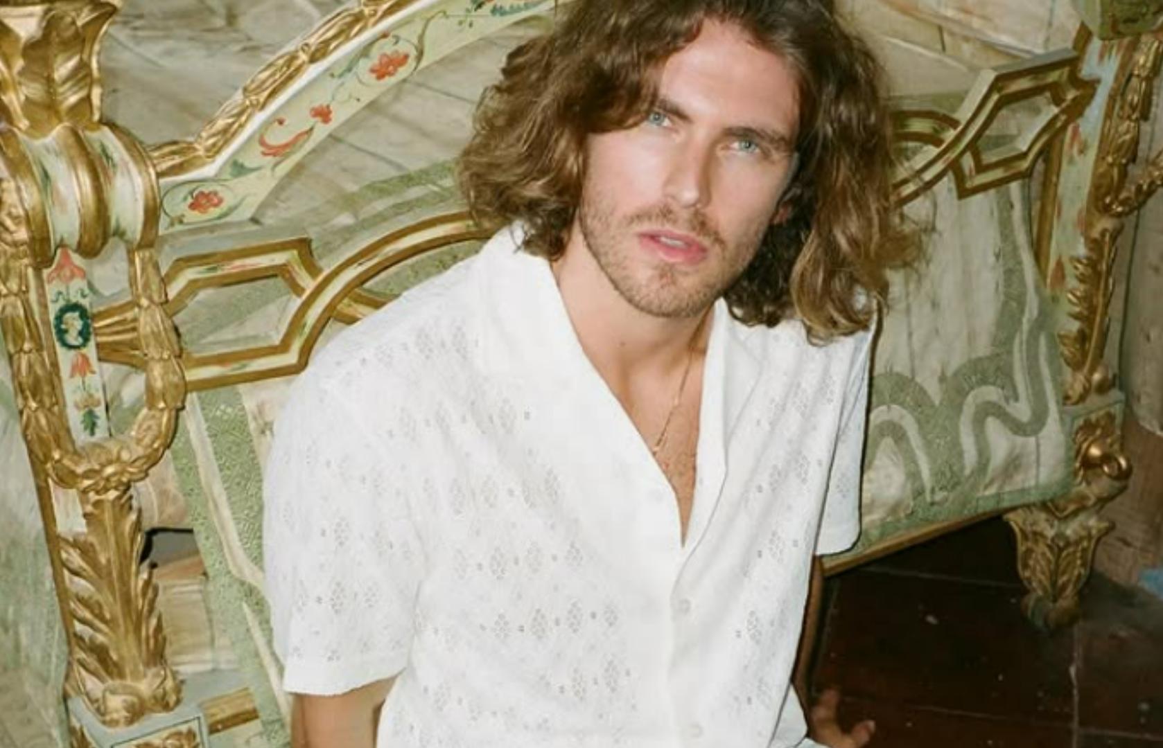 "Lice djeteta koje je bilo prikazano na pakiranju Kinder čokolade od 2004. do 2019. pripada Matteu Farnetiju", stoji u njihovoj izjavi. Farneti je objasnio da je godinama bio vezan ugovorom koji mu je branio davanje intervjua i javno otkrivanje identiteta. Istekom ugovora napokon je dobio slobodu da ispriča svoju istinu.