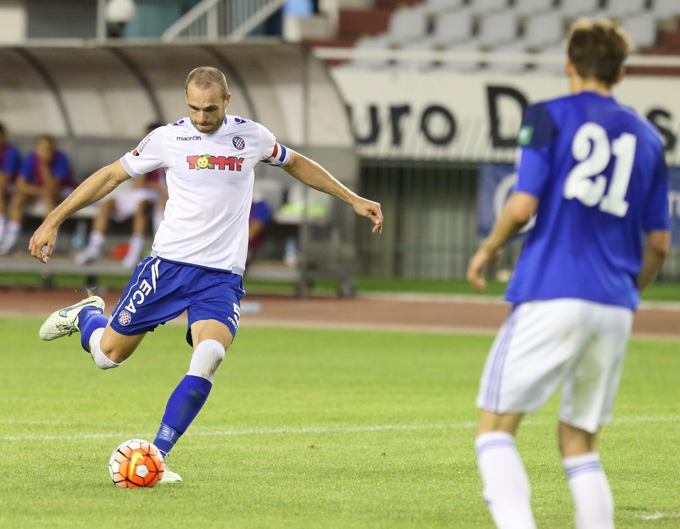 Nogometaš Goran Milović – Magistrirao na Kineziološkom fakultetu u Splitu.