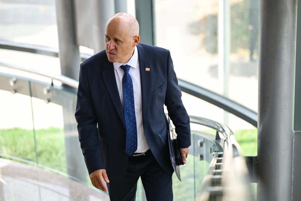 Zagreb: Dolazak ministara na sjednicu Vlade