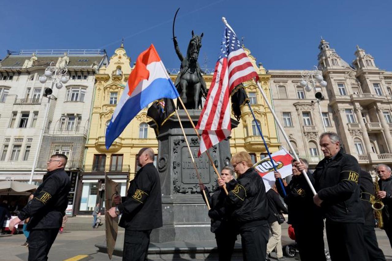 Zagreb: Pristaše A-HSP prisegnuli na vjernost domovini i Trumpu