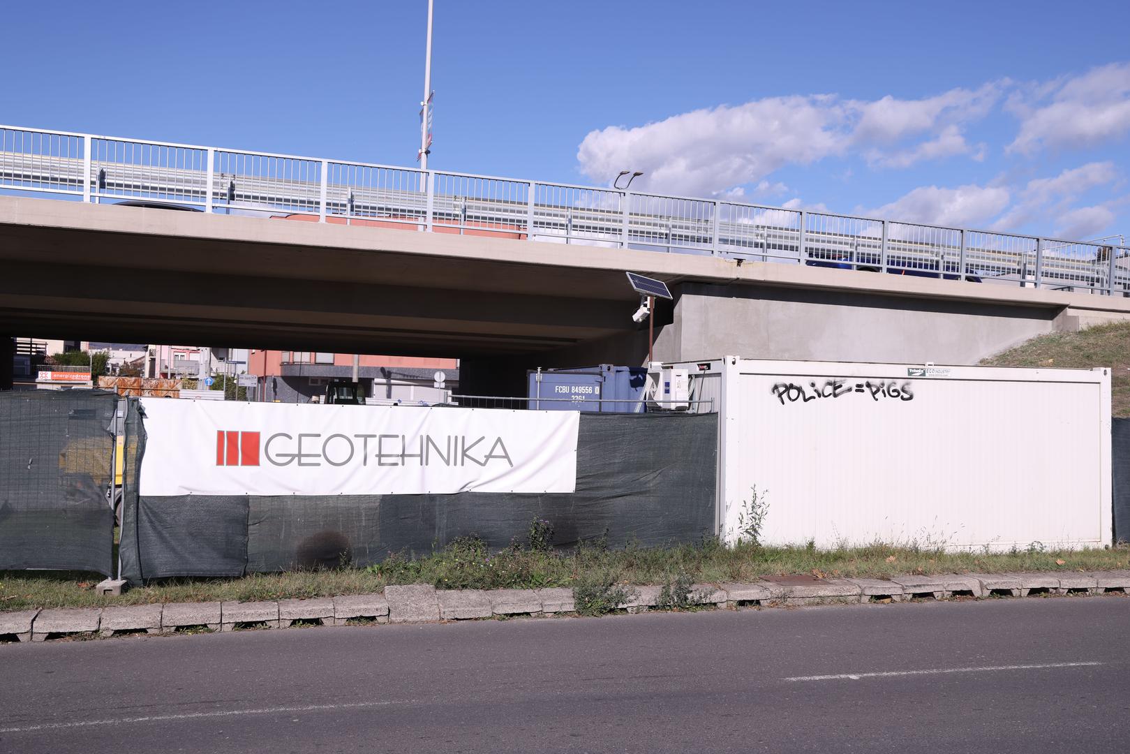 – Kontinuirano ulaganje u održavanje i obnovu prometne infrastrukture ključno je za sigurnost građana i pouzdano funkcioniranje gradskog prometa. Ovom smo investicijom obnovili važne konstrukcijske i kolničke elemente nadvožnjaka, čime smo osigurali njegovu daljnju funkcionalnost i produljili uporabni vijek – poručio je zagrebački gradonačelnik Tomislav Tomašević.
