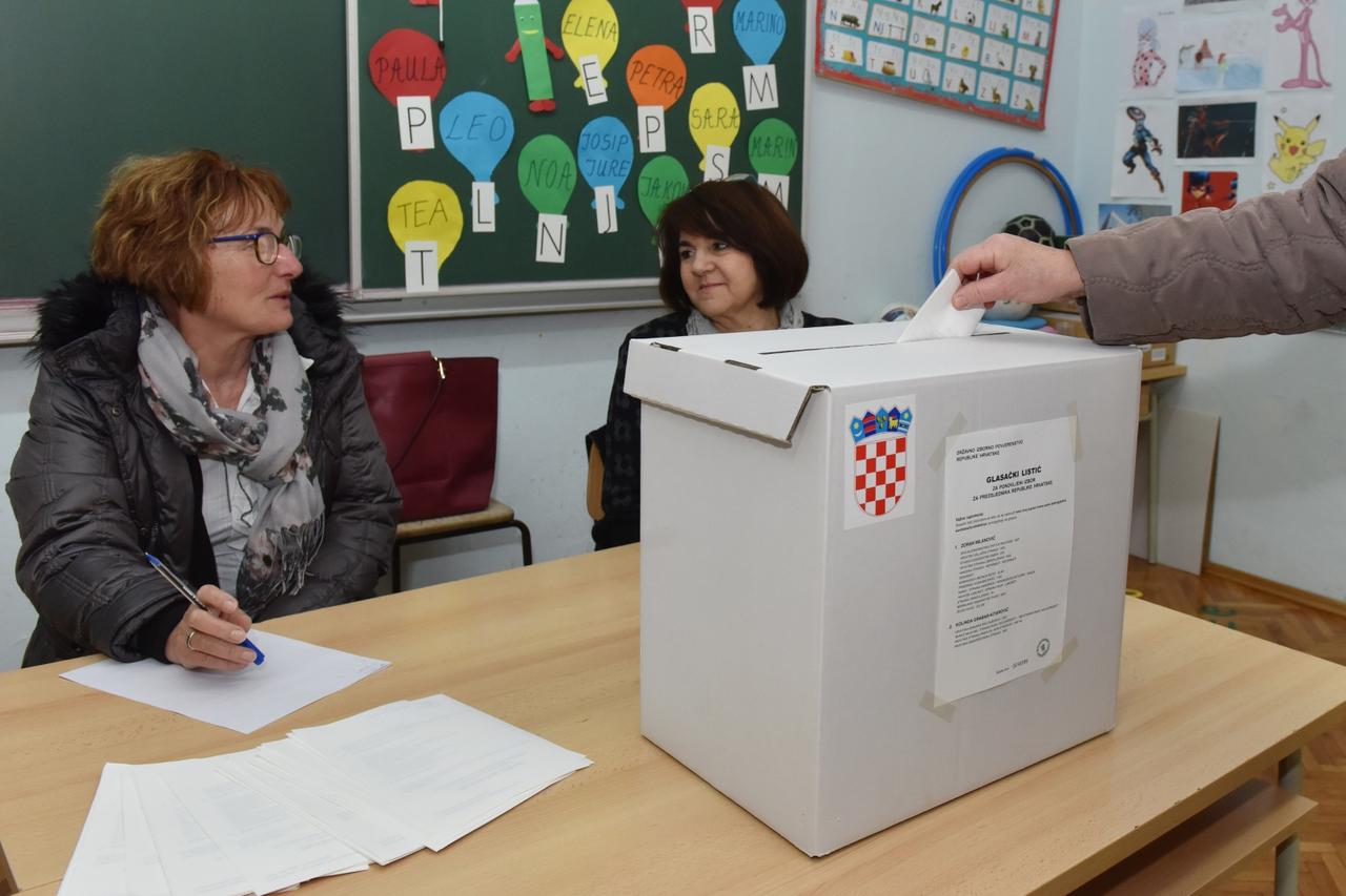 Otvorena birališta u Republici Hrvatskoj povodom drugog kruga predsjedničkih izbora