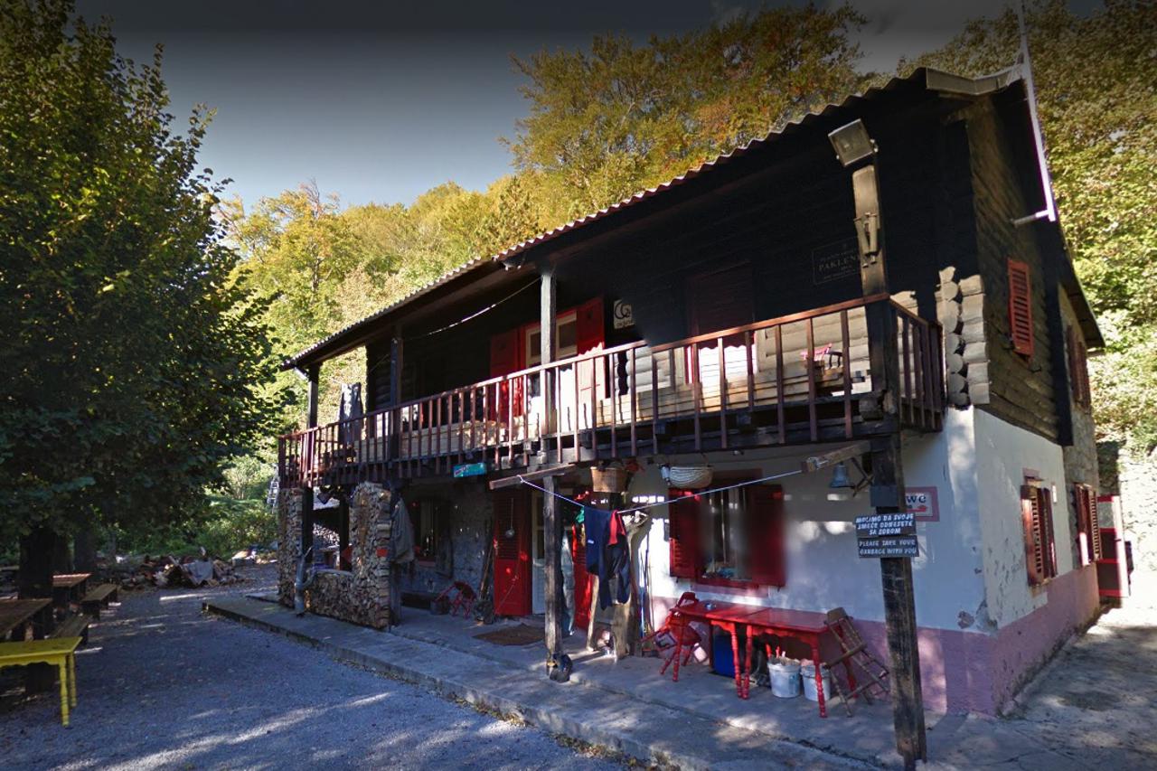 Planinarski dom Paklenica