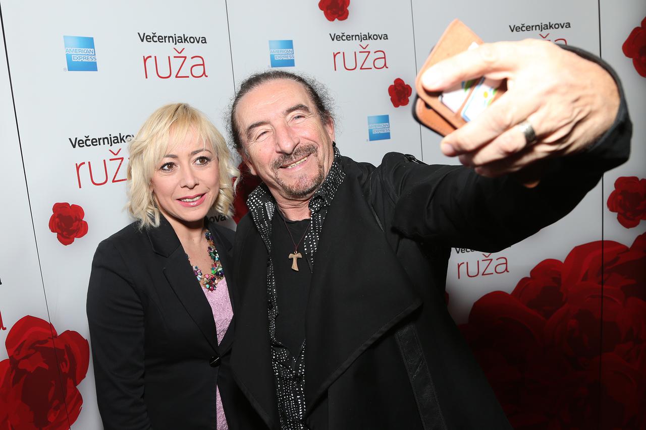 18.03.2016., HNK, Zagreb - Svecana dodjela Vecernjakove ruze, nagrade najzasluznijim televizijskim, radijskim i glazbenim licima i emisijama u 2015. Zeljko Bebek sa suprugom Ruzicom. Photo: Davor Puklavec/PIXSELL