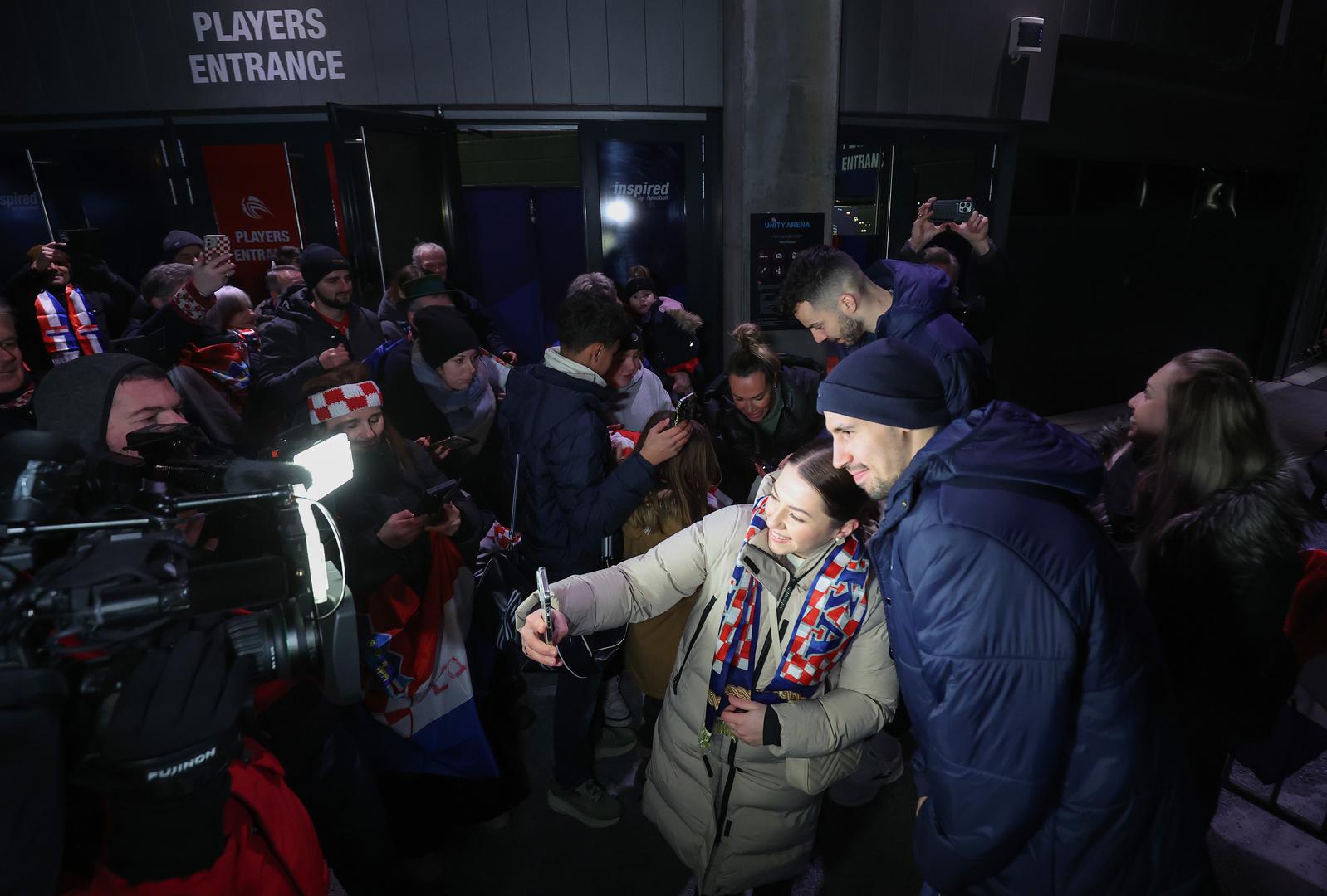 Lijepi kadrovi stižu iz Osla pred utakmicu odluke, nema dvojbe u to da će ova mala akcija hrvatskih navijača dodatno ohrabriti rukometaše koji su kroz cijelo prvenstvo u Zagrebu imali veliku podršku