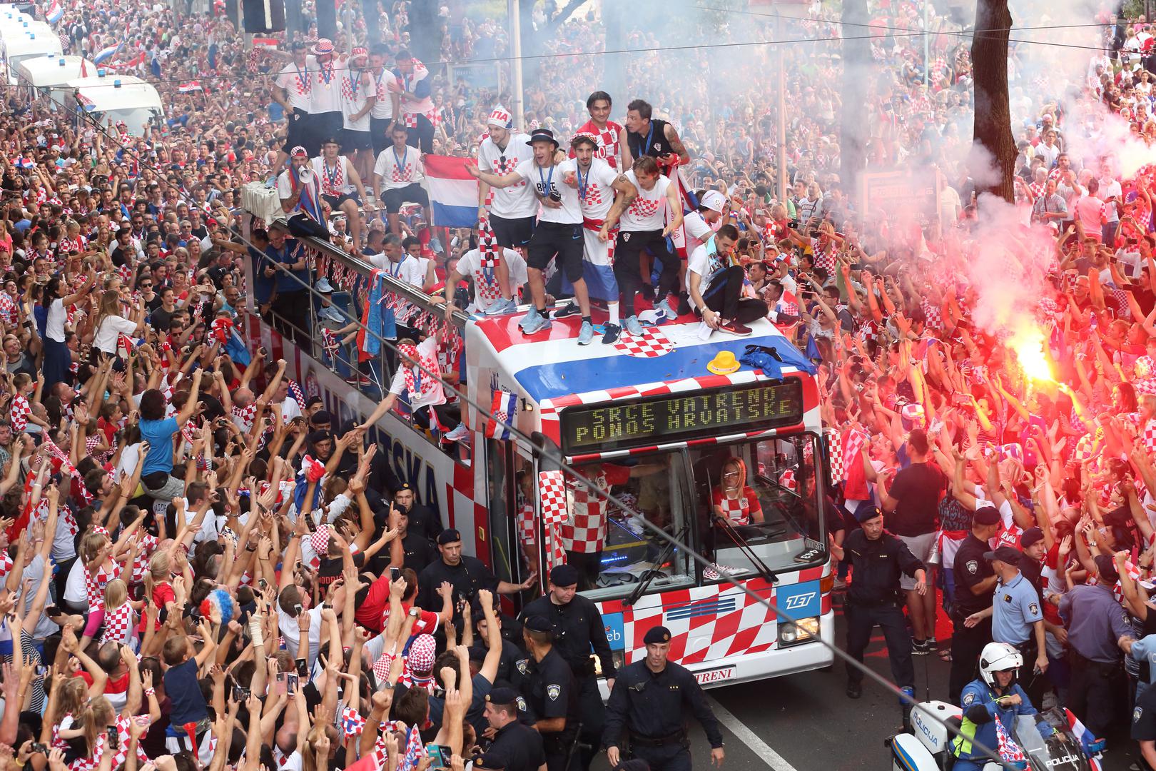 U odlučujućoj utakmici bolja je bila Francuska, koja je slavila s 4:2, no srebrna medalja ostala je najveći uspjeh hrvatske nogometne reprezentacije na svjetskim prvenstvima sve do osvajanja bronce u Katru 2022.

