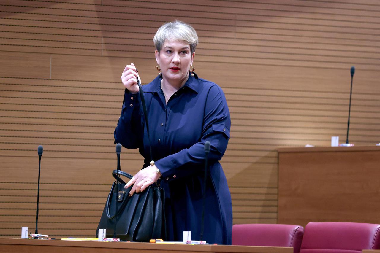 Zagreb: Sabor nastavio 9. sjednicu